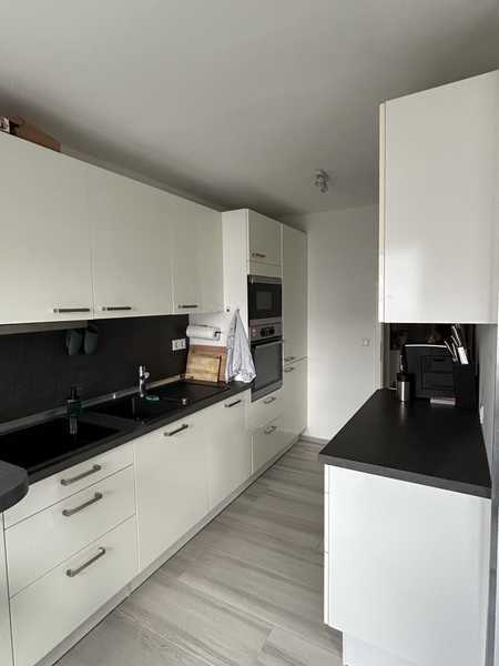 Moderne, gepflegte 2‑Zimmer‑Wohnung mit Balkon und Einbauküche in zentraler Lage von Eckenheim