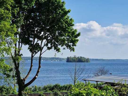 Wohn- und Geschäftshaus in Plön mit direktem Blick auf den Großen Plöner See