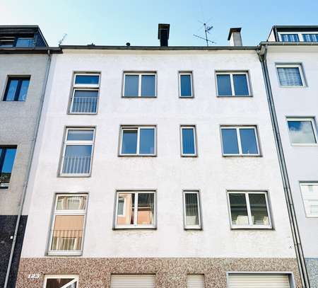 ERSTBEZUG ! Sanierte 3 Zimmer Wohnung mit Balkon und Garage in guter, zentraler Lage von Krefeld