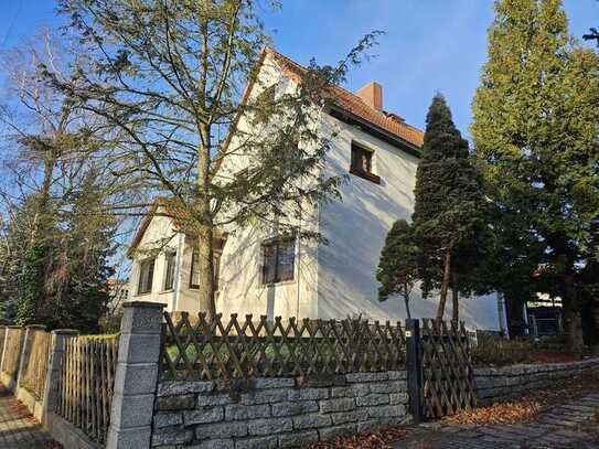 Charmantes Haus mit Gästewohnung auf großzügigem Gartengrundstück