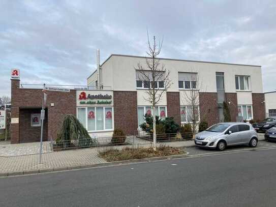 Gewerbehalle, Büro, 20 Stellplätze, 2 Betriebswohnungen