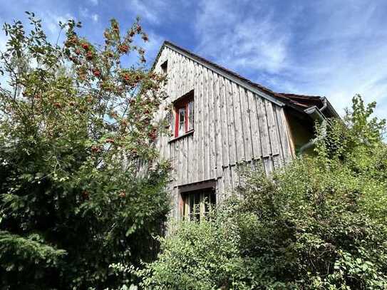 SCHMUCKSTÜCK MIT RIESIGEM GARTEN