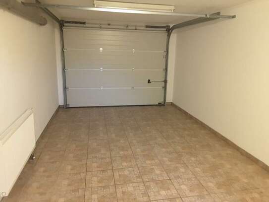 Gepflegtes Einfamilienhaus / Einbauküche / Garage