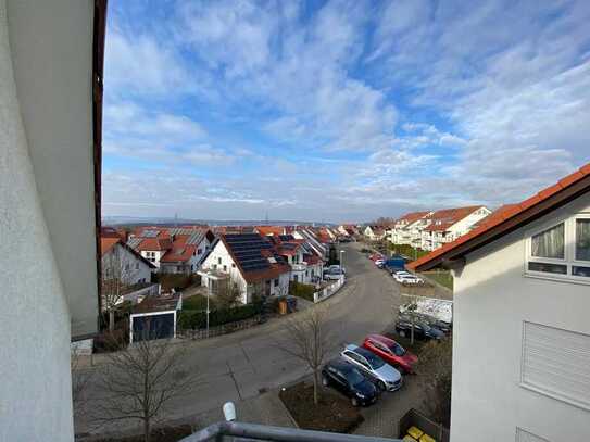 Geschmackvolle 2-Raum-Wohnung mit Balkon und EBK in Tamm