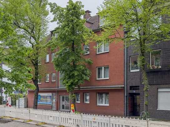 Attraktive, kernsanierte 3 Zimmer Wohnung mit Balkon