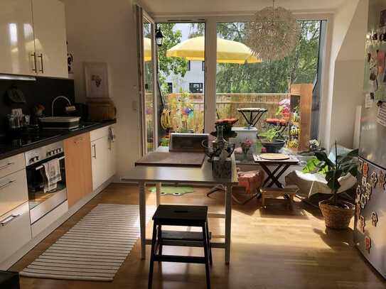 Beautiful furnished 5-room maisonette with balcony & in-built kitchen in southern Hamburg for sublet