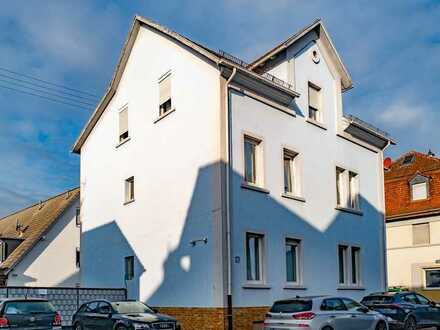 Frankfurter Schnäppchen: Dreifamilienaltbauhaus mit charmanter Bauweise