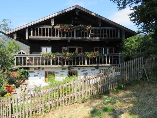 Original Bauernhaus in sehr ruhiger u. idyllischer Waldrandl. m. Weitblick zw. Lalling u. Schaufling