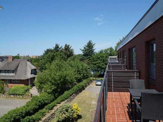 Gemütliche 2-Zi. FeWo mit sonnigem Balkon am Wenningstedter Dorfteich