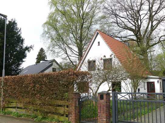 Ahrensburg - 2 schöne Baugrundstücke ca. 730m² - ruhige Lage mit guter Anbindung zu verkaufen