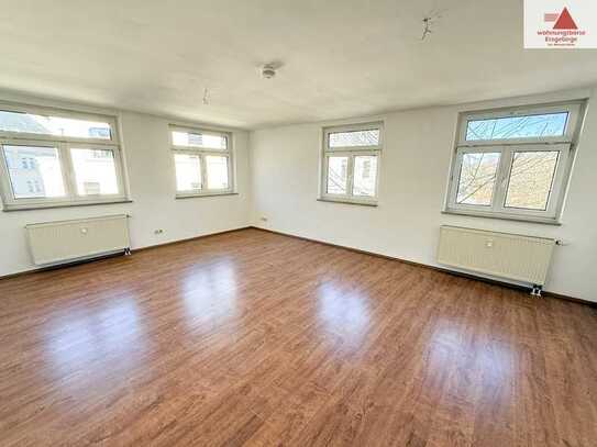 Großzügige 3-Raum-Wohnung mit Fahrstuhl - zentrale Ortslage in Annaberg-Buchholz!!