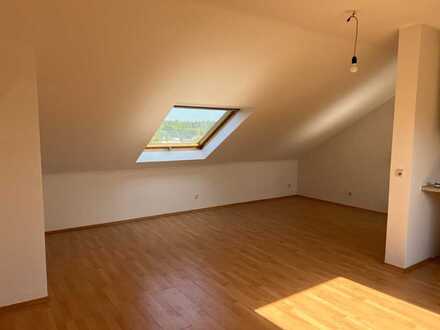 Ansprechende 1,5-Zimmer-DG-Wohnung mit Einbauküche in Bedburg