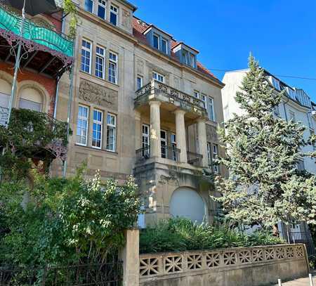 luxuriöse Wohnung im wunderschönem Kulturdenkmal mit Einbauküche im Herzen von Karlsruhe