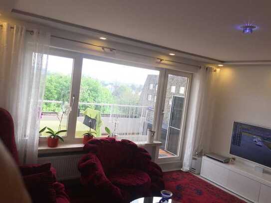 Exklusive, gepflegte 1-Raum-Terrassenwohnung mit geh. Innenausstattung mit Balkon und EBK