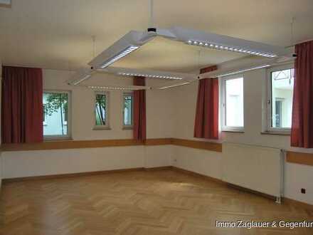Hochwertige ca. 286 m² große Büro- oder Praxisfläche im Zentrum von Deggendorf *****