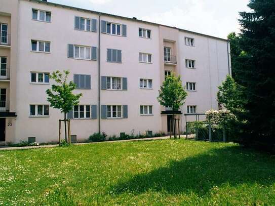 Schöne großzügige 3 -Zimmer-Wohnung mit Balkon im Stuttgarter Westen!