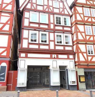 Gepflegtes Wohn- und Geschäftshaus in Toplage am Marktplatz in Homberg Efze