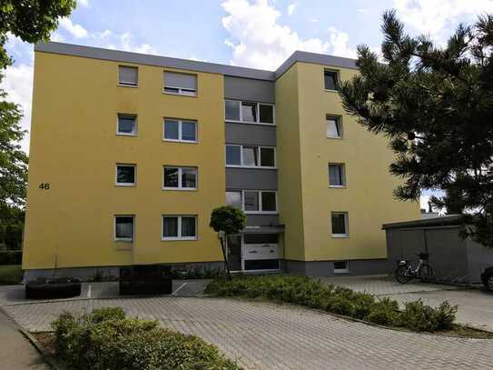 Neu modernisierte 2 Zimmer - Wohnung im 2. OG OHNE Küche