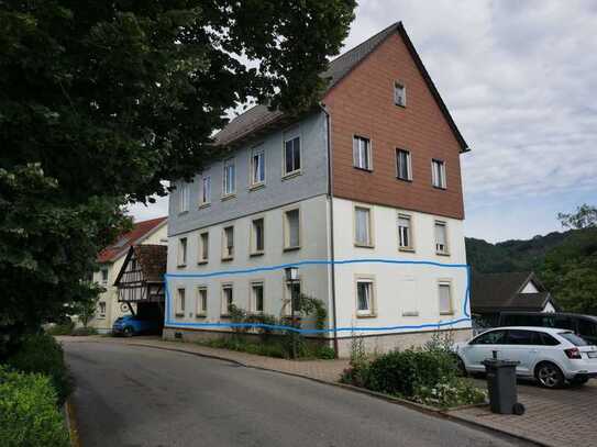 Modernisierte 4 Zi. EG Wohnung in Untermünkheim mit Garage, zentral gelegen.