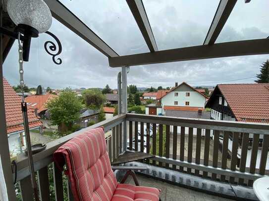 2-Zi-Dachgeschosswohnung mit Balkon und Bergblick in Peiting