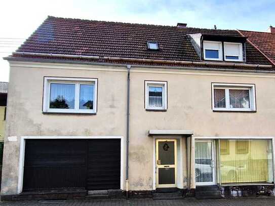 Zweifamilienhaus mit Gewerbeeinheit in Frankenholz