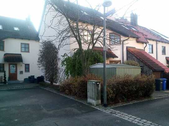 Freundliches und gepflegtes 5-Zimmer-Reihenendhaus mit EBK in Erlangen Kriegenbrunn