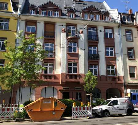 Provisionsfrei - 3-Zimmer-Altbauwohnung in Frankfurt-Bockenheim