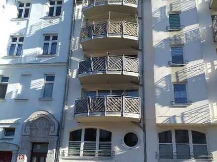 Gepflegte 2-Zimmer-Wohnung mit Balkon und EBK in