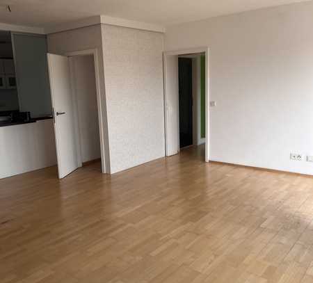 Geschmackvolle, gepflegte 3-Zimmer-Wohnung mit zwei Balkon und Einbauküche in Karlsruhe