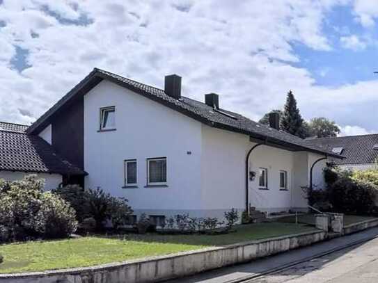 Ansprechendes Haus mit sechs Zimmern und Einbauküche in Baden-Baden