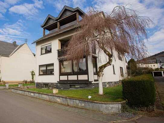 Ehemaliges Gästehaus mit Moselblick, Garagen und großem Garten in Bullay, Nähe Zell