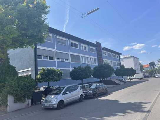 separater Büroraum In renoviertem Büro Center