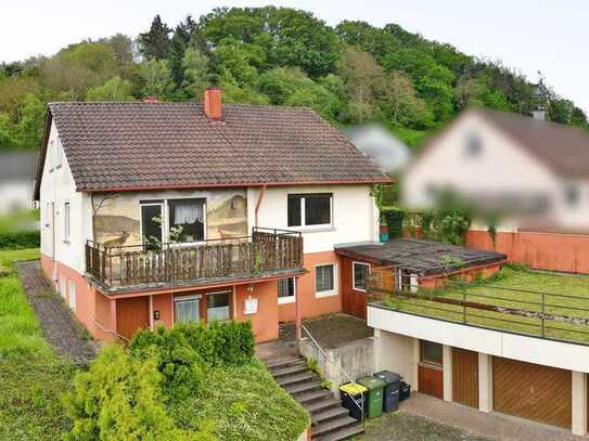 Schönes Mehrgenerationenhaus mit Blick auf die Weinberge