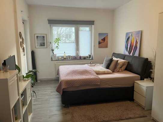 Untervermietung (01.04.25 - 31.03.26) in Hannover Vahrenwald - 20m2 Zimmer + Bad, Küche, Balkon