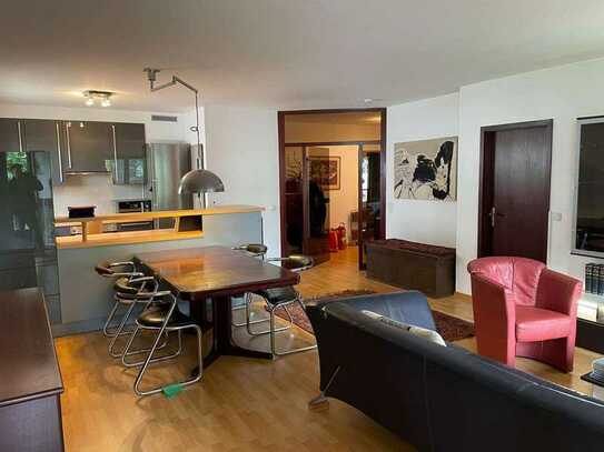 Zentral und trotzdem ruhig: 3 - Zimmerwohnung in Bad Homburg von Privat zu vermieten