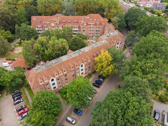 Provisionsfrei! Gut aufgeteilte 3-Raum-Wohnung mit Balkon & TG-Stellplatz nahe der S-Bahn