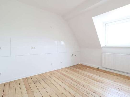 *Beliebte Lage* Helle Dachgeschosswohnung auf 70 m² mit modernem Tageslichtbad!