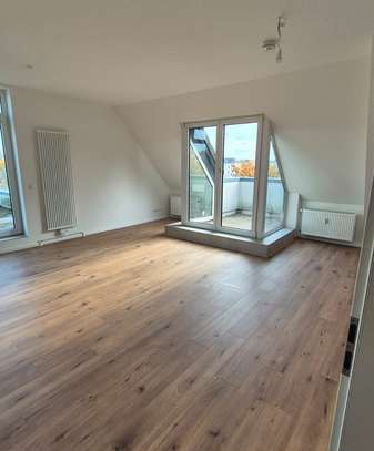 Erstbezug nach Sanierung: 3 Zimmer Dachgeschoss Wohnung mit Terrasse zu vermieten!