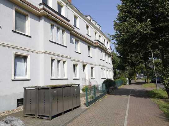 Modern geschnittene 4-Zimmer Eigentumswohnung mit Balkon, Mansarde und Stellplatz in top Lage