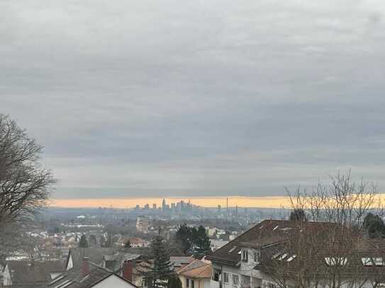 NEUBAU-ERSTBEZUG 5 ZIMMER-MAISONETTE-WOHNUNG MIT SKYLINE-BLICK/SAUNA/EBK/GALERIE