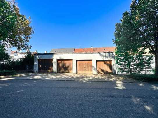 +++ Pforzheim Bohrainstraße - Bauplatz mit Garagenbestand+++