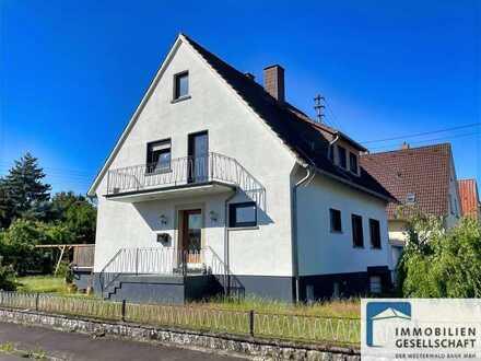 Teilrenoviertes Wohnhaus mit ebenerdigem Garten für Ihre Familie!