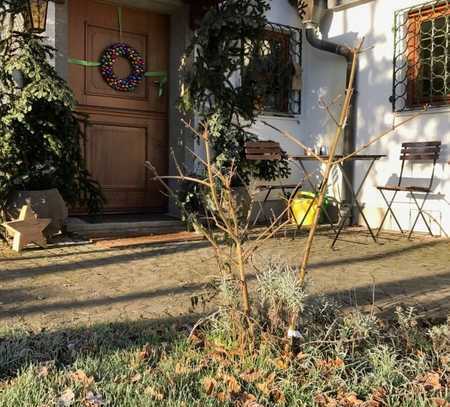 Freistehendes Landhaus auf einem herrlichem Sonnen- Grundstück