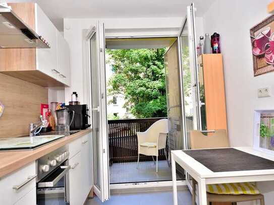 Charmante 2 Zimmer Wohnung mit kleinem Balkon im 1.OG