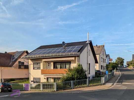 Freistehendes Haus + Doppelgarage + vermietete Einlieferwohnung