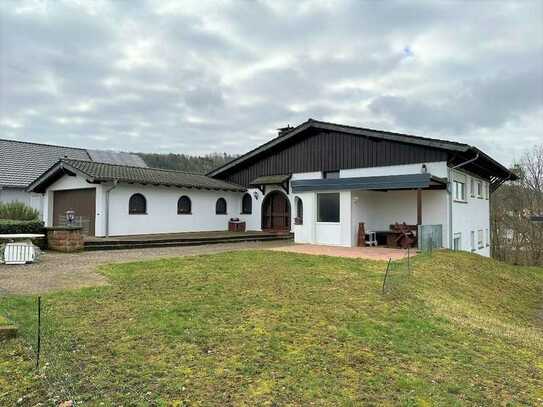 +++ Naturpark Pfälzer Wald: Traumhaftes Einfamilienhaus mit Einliegerwohnung, Südwestbalkon mit g...