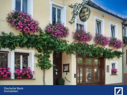 Historische Weinstube mit Wohnung und Hinterhaus mit idyllischem Garten im Rheingau