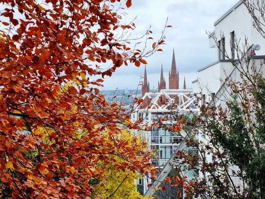 ANSPRECHENDE WOHNUNG MIT XXL-BALKON IN BESTER WOHNLAGE, NÄHE KURPARK