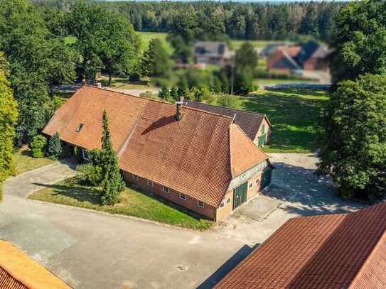 Resthof in der Lüneburger Heide mit Wald- & Wiesenfläche