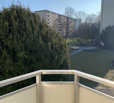 Exklusive 4-Zimmer Wohnung mit Balkon in Bogenhausen / Parkstadt